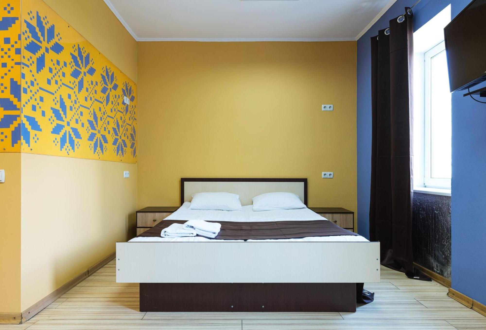 Guest House "Vladimirskaya 42" Kyiv Exterior photo
